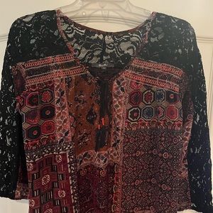 Miss me blouse polyester & lace.